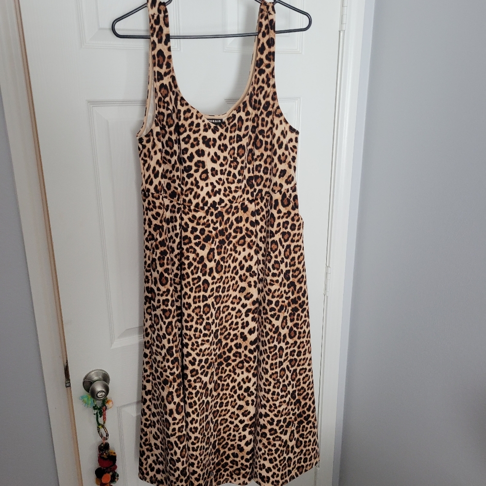LEOPARD SWEETHEART SKATER MIDI DRESS